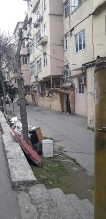 "JEK"müdiri hara baxır?