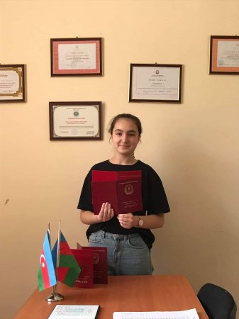 Laçın rayon M.Səfərov adına Qozlu kənd tam orta məktəbində 2020-2021-ci tədris ili üzrə 17 nəfər XI sinif məzununa  tam orta təhsil haqqında attestat verildi