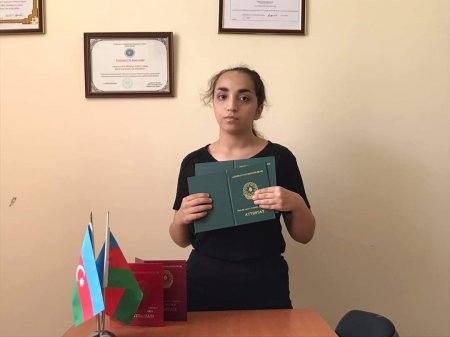 Laçın rayon M.Səfərov adına Qozlu kənd tam orta məktəbində 2020-2021-ci tədris ili üzrə 17 nəfər XI sinif məzununa  tam orta təhsil haqqında attestat verildi