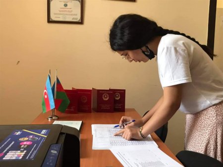 Laçın rayon M.Səfərov adına Qozlu kənd tam orta məktəbində 2020-2021-ci tədris ili üzrə 17 nəfər XI sinif məzununa  tam orta təhsil haqqında attestat verildi