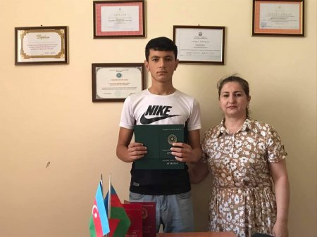Laçın rayon M.Səfərov adına Qozlu kənd tam orta məktəbində 2020-2021-ci tədris ili üzrə 17 nəfər XI sinif məzununa  tam orta təhsil haqqında attestat verildi