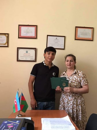 Laçın rayon M.Səfərov adına Qozlu kənd tam orta məktəbində 2020-2021-ci tədris ili üzrə 17 nəfər XI sinif məzununa  tam orta təhsil haqqında attestat verildi