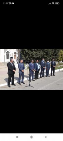 Paytaxtla yanaşı, bölgələrdə də yeni yaşayış massivlərinin, kəndlərin, qəsəbələrin təbii qazla təmin edilməsi istiqamətində işləri sürətlə davam etdiririk