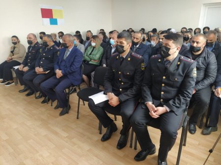 Polis Qusarda məktəblilərlə görüş keçirib- FOTOLAR Polis Qusarda məktəblilərlə görüş keçirib- FOTOLAR