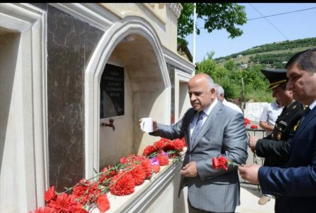Bu gün Lerik rayonunda 44 günlük Vətən müharibəsində qəhrəmanlıqlar göstərərək şəhidlik zirvəsinə ucalmış şəhid kiçik gizir Əsədullayev Elnur İmran oğlunun doğum günü xatirəsi anılıb.