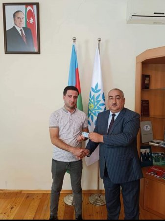 Yeni Azərbaycan Partiyası Laçın rayon təşkilatının qərargahında partiyaya yeni qəbul olan bir qrup gənc üzvlərə partiya biletləri təqdim olunub