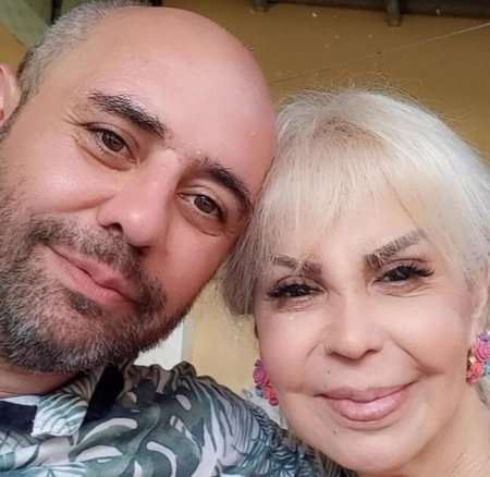Oğlu və nəvələri ilə fotolarını paylaşdı