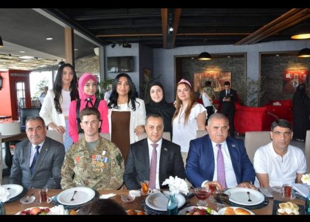 "Əsgərə Xatirə Kitabı"layihəsinin (rəhbər Nurane ShıxAliyeva ) təşkilatçılığı ilə Azərbaycan Silahli Qüvvələri gününə həsr olunmuş "İgid yadigarları" devizi altında keçirilən  tədbirdən