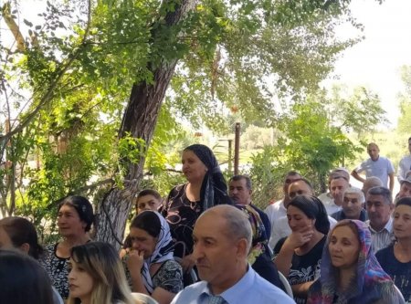 Laçın Rayon İcra Hakimiyyətinin başçısı Aqil Nəzərlinin növbəti görüşü-səyyar qəbulu Alxaslı obasında keçirilmişdir.