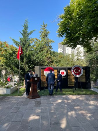 Səfirimiz Türkiyə şəhidliyini ziyarət edib - FOTO
