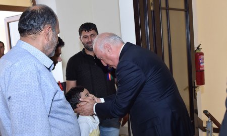 Zakir Fərəcov şəhid Elnur Səmədovun yas mərasimində iştirak edib