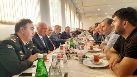 Zakir Fərəcov şəhid Elnur Səmədovun yas mərasimində iştirak edib