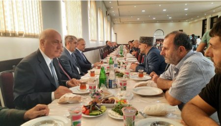 Zakir Fərəcov şəhid Elnur Səmədovun yas mərasimində iştirak edib