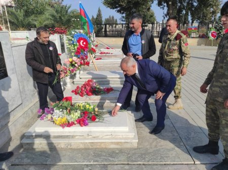 Laçınlılar Şəhid Şahvələdov İlyas Etibar oğlunun anım günü qeyd ediblər