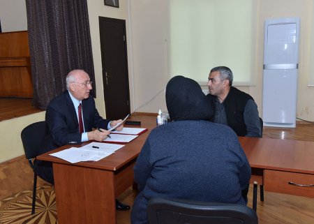 Zakir Fərəcov səyyar qəbul keçirdi, sakinləri dinlədi – FOTO