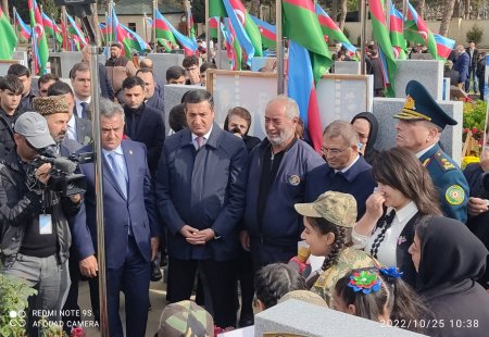 Bu gün II Fəxri Xiyabanda Laçın rayonu Bülövlük kənd sakini, şəhid Xosrovzadə İlkin Azay oğlunun şəhid olmasının ikinci il dönümü münasibətilə anım tədbiri keçirilib