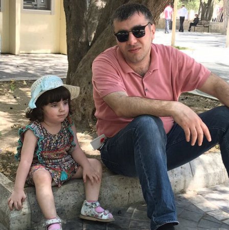 Dostunu bıçaqladı, həyat yoldaşı onu tərk etdi: Meyxana kralını hönkür-hönkür ağladan nə idi? - FOTO Dostunu bıçaqladı, həyat yoldaşı onu tərk etdi: Meyxana kralını hönkür-hönkür ağladan nə idi? - FOTO