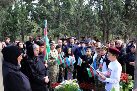 44 günlük Vətən müharibəsində  şəhid olmuş Abbaslı Elgin Agayar oglunun şəhadətə qovuşmasının ildönümüdür