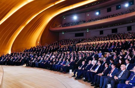 İlham Əliyev Yeni Azərbaycan Partiyasının yaradılmasının 30 illiyi münasibətilə keçirilən tədbirdə çıxış edib