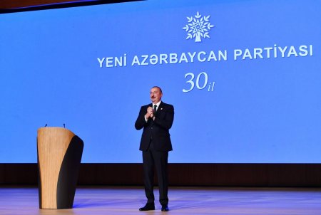 İlham Əliyev Yeni Azərbaycan Partiyasının yaradılmasının 30 illiyi münasibətilə keçirilən tədbirdə çıxış edib