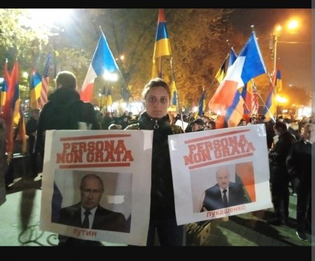 İrəvanda Putinə qarşı etiraz aksiyası - FOTO
