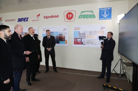 Prezident Bakı dərin özüllər zavodunda - FOTOLAR