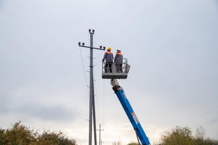 Salyan Rayonunun Yaşayış Məntqələrində Elektrik Şəbəkəsi Tam Yenilənir – FOTOLAR
