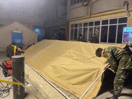 Partlayış olan binanın sakinləri üçün çadırlar quruldu - Fotolar + Partlayış olan binanın sakinləri üçün çadırlar quruldu - Fotolar +