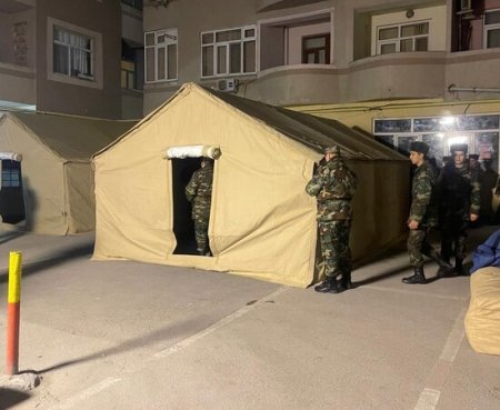 Partlayış olan binanın sakinləri üçün çadırlar quruldu - Fotolar + Partlayış olan binanın sakinləri üçün çadırlar quruldu - Fotolar +