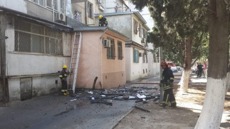 Binəqədidə yaşayış binasında yanğın olub.