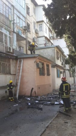Binəqədidə yaşayış binasında yanğın olub.