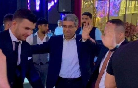 Nazir müavini qazinin toyunda belə rəqs etdi - FOTO