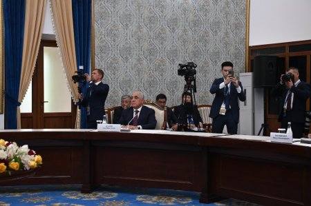 Əli Əsədov Qırğızıstan Prezidenti ilə görüşdü