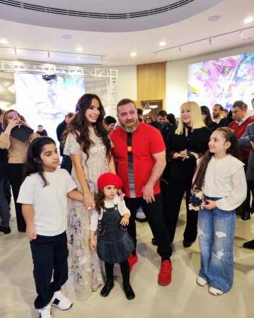 Leyla və Arzu Əliyevalar açılışda - FOTOLAR