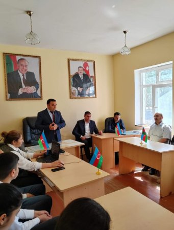 Laçın rayon 37 nömrəli tam orta məktəbdə Ulu öndər Heydər Əliyevin anadan olmasının 100-cü ildönümünə həsr olunmuş dəyirmi masa keçirildi.