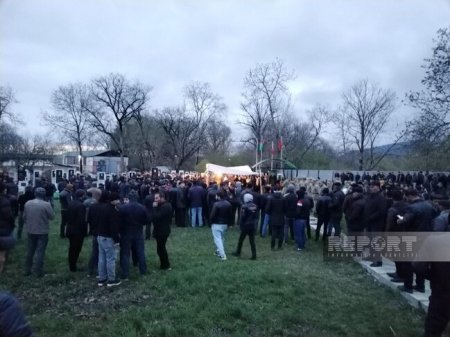 Minaya düşərək həlak olan hərbi qulluqçu Qəbələdə dəfn olunub - YENİLƏNİB + FOTO/VİDEO Minaya düşərək həlak olan hərbi qulluqçu Qəbələdə dəfn olunub - YENİLƏNİB + FOTO/VİDEO