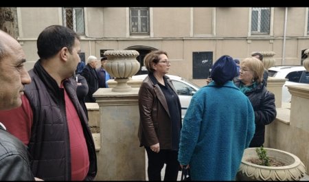 Əvəz Zeynallı prokurorun çıxışını kəsdi, hakimlər zalı tərk etdi