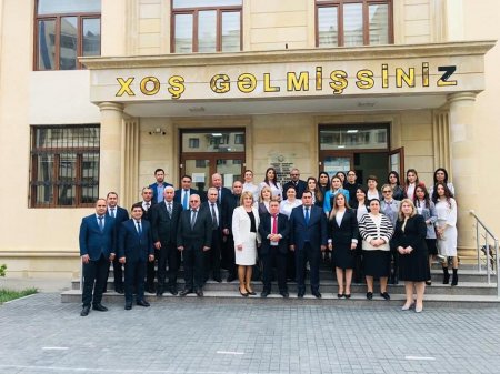  Şərqi Zəngəzur Regional Təhsil İdarəsi, Laçın rayonu təhsil sektorunun təşkilatçılığı  ilə Laçın rayon Bozlu kənd tam orta məktəbində Ulu öndər Heydər Əliyevin 100 illik yubileyi ilə bağlı  tədbir təşkil edilmişdir.