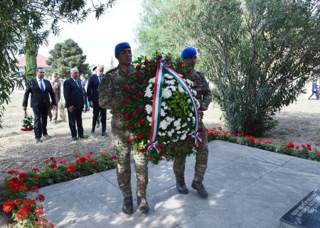 Macarıstanın müdafiə naziri Sumqayıtda olub – FOTO