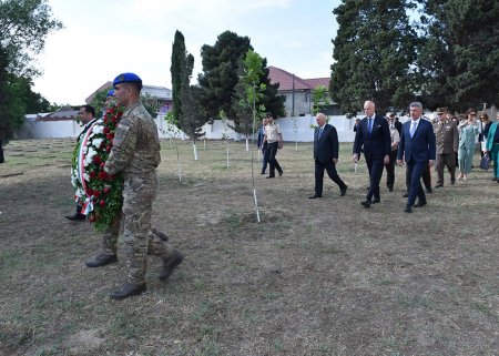 Macarıstanın müdafiə naziri Sumqayıtda olub – FOTO