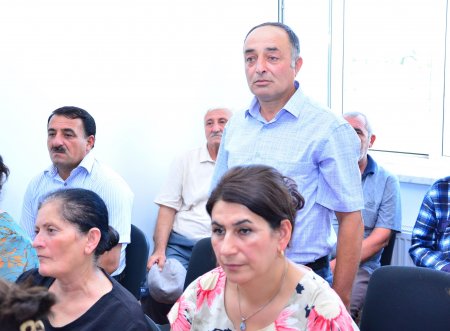 Ağstafa RİH başçısı Seymur Orucov Kolxəlfəli kəndində vətəndaşların növbəti səyyar qəbulunu keçirib
