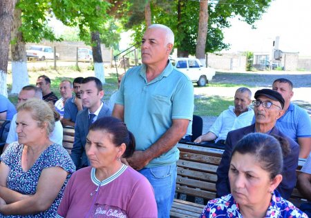 Ağstafa RİH başçısı Seymur Orucov növbəti səyyar vətəndaş qəbulunu Zəlimxan kənd yaşayış məntəqəsində keçirib