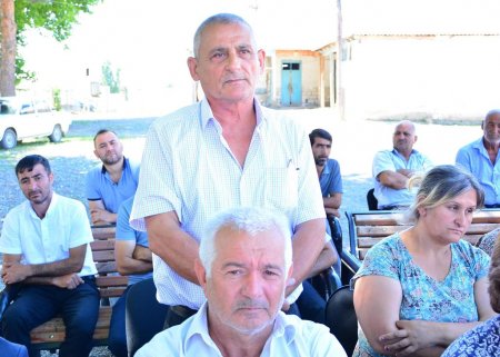 Ağstafa RİH başçısı Seymur Orucov növbəti səyyar vətəndaş qəbulunu Zəlimxan kənd yaşayış məntəqəsində keçirib