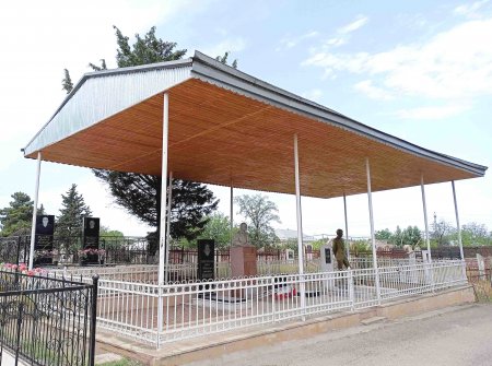Xalq şairi Hüseyn Arifin və ailə üzvlərinin doğma Yenigün kəndinin qəbirstanlığındakı qəbirüstü abidələri bərpa olunub və ətrafda abadlıq-quruculuq işləri həyata keçirilib