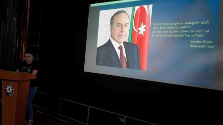Ölkəmizdə “2023-cü il Heydər Əliyev İli” çərçivəsində “1 Avqust - Azərbaycan əlifbası və Azərbaycan dili günü” mövzusunda Ağstafada tədbir keçirilib. Ölkəmizdə “2023-cü il Heydər Əliyev İli” çərçivəsində “1 Avqust - Azərbaycan əlifbası və Azərbaycan dili günü” mövzusunda Ağstafada tədbir keçirilib.