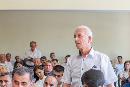 RİH başçısı 20 Yanvar küçəsinin sakinləri ilə səyyar qəbul keçirmişdir.