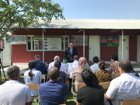 Laçın Rayon İcra Hakimiyyətinin başçısı Aqil Nəzərlinin növbəti görüşü-səyyar qəbulu Bərdə rayonunda Vəliuşaqlı kəndində keçirildi.