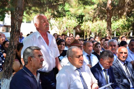 Ağstafa RİH başçısı Seymur Orucov Qırılı kəndində vətəndaşların növbəti səyyar qəbulunu keçirib