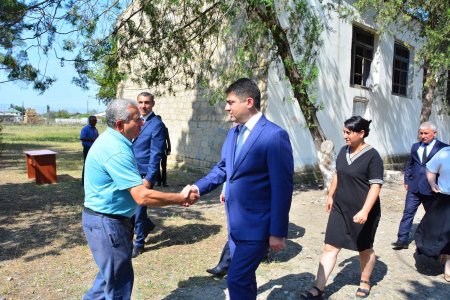 Ağstafa RİH başçısı vətəndaşların növbəti səyyar qəbulunu Qarayazı qəsəbəsində keçirib