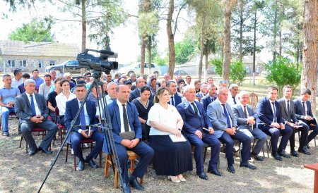 Ağstafa RİH başçısı vətəndaşların növbəti səyyar qəbulunu Qarayazı qəsəbəsində keçirib